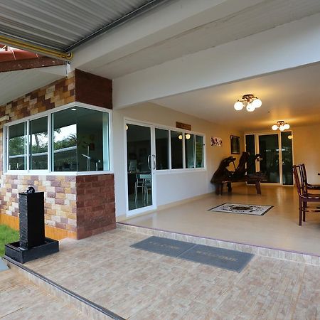 Baan Bangrak Residence Trang Esterno foto