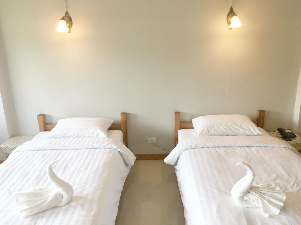 Baan Bangrak Residence Trang Esterno foto