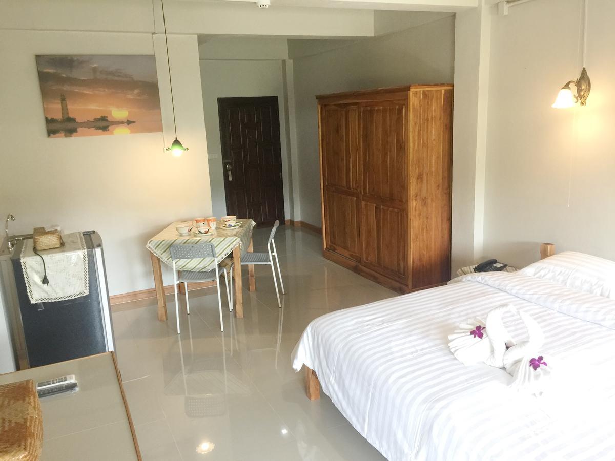 Baan Bangrak Residence Trang Esterno foto