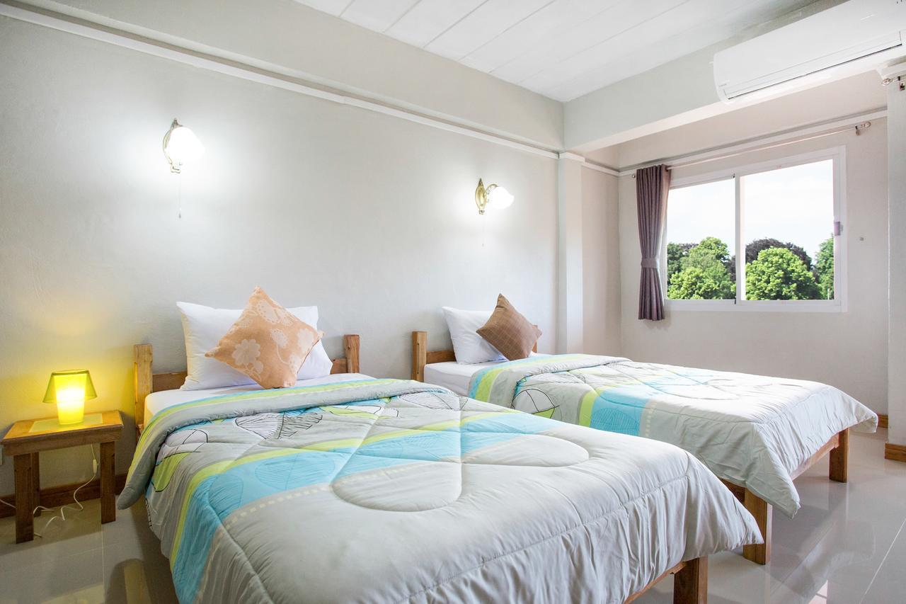 Baan Bangrak Residence Trang Esterno foto