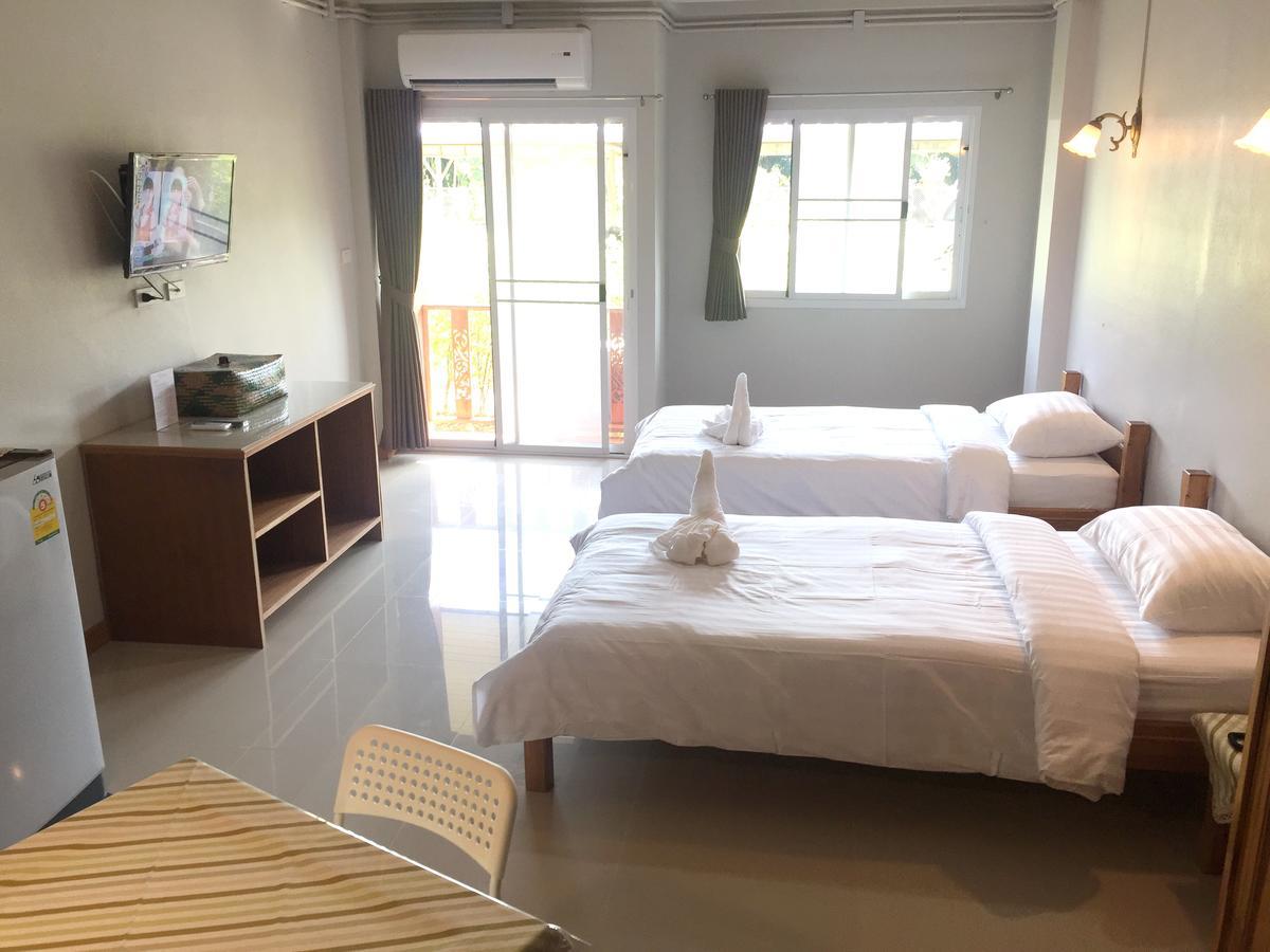 Baan Bangrak Residence Trang Esterno foto