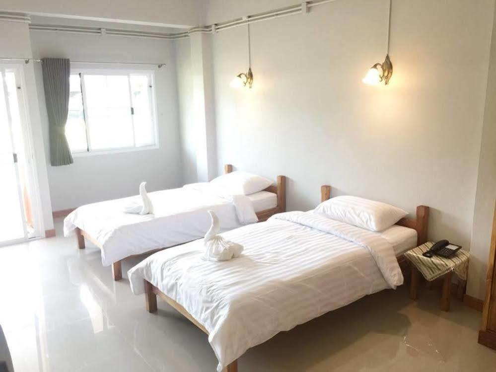 Baan Bangrak Residence Trang Esterno foto