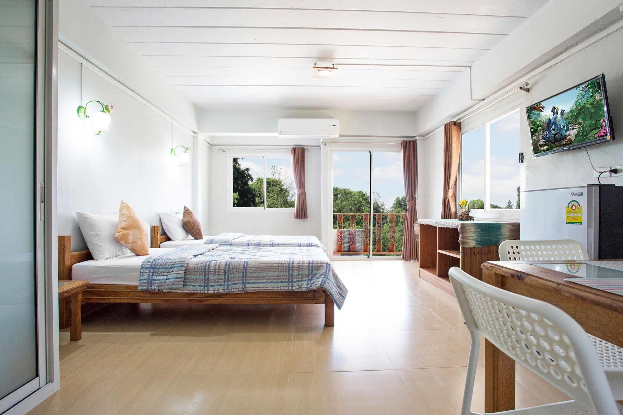 Baan Bangrak Residence Trang Esterno foto